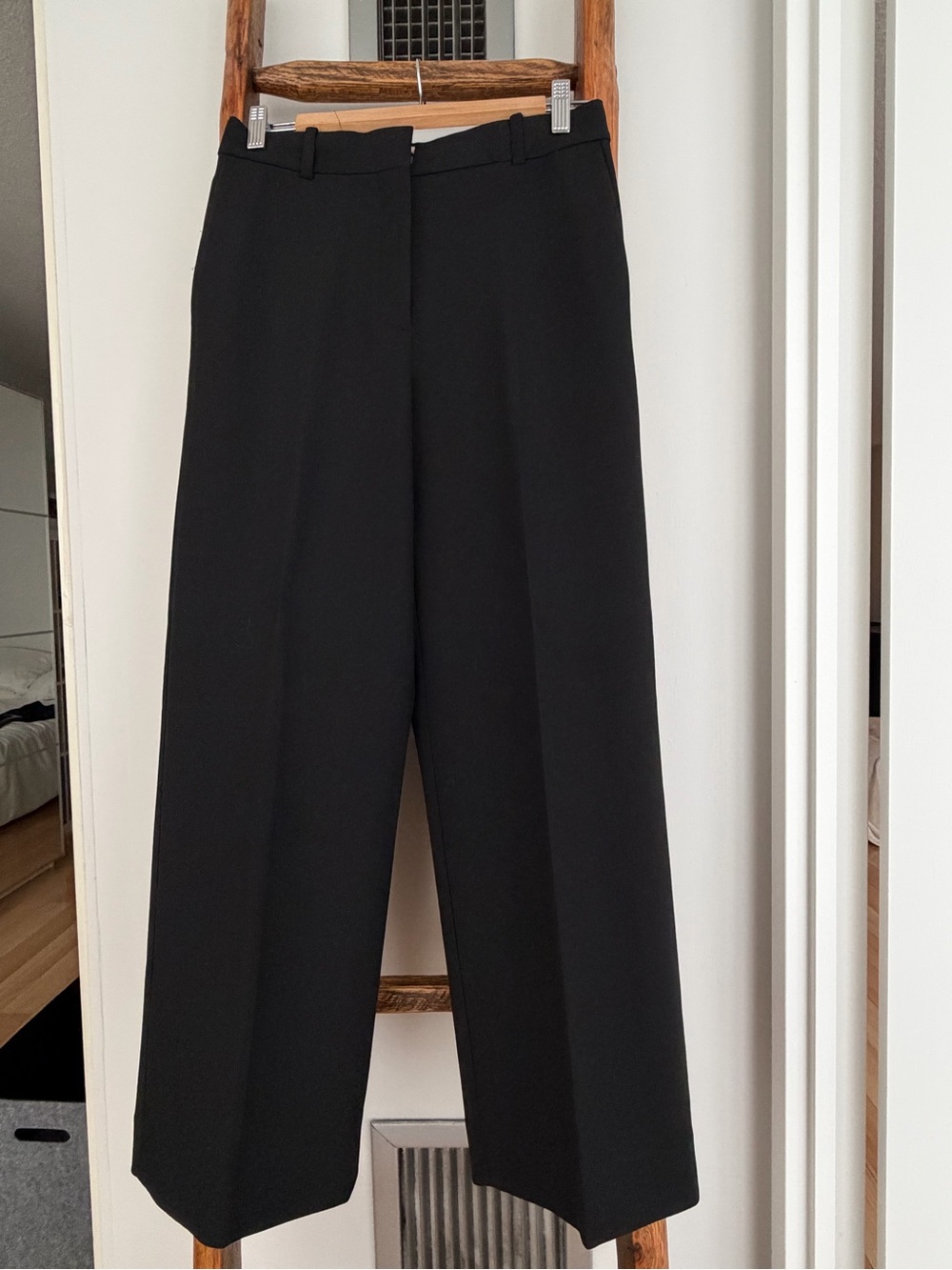 Aritzia Babaton Agency Pants NEW, Black, size 4 (short)